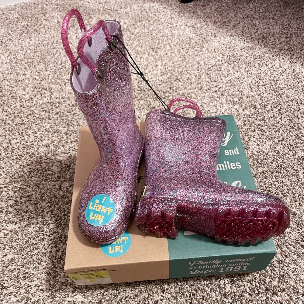 Western Chief Glitter Girls Light Up Rain Boots - Picture 2 of 6